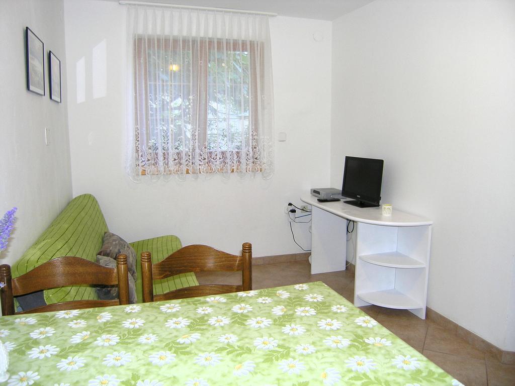 Apartmani Dolencic Đảo Krk Ngoại thất bức ảnh