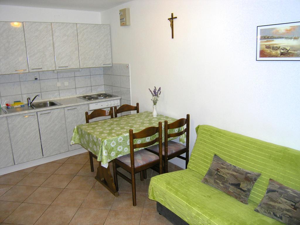 Apartmani Dolencic Đảo Krk Ngoại thất bức ảnh