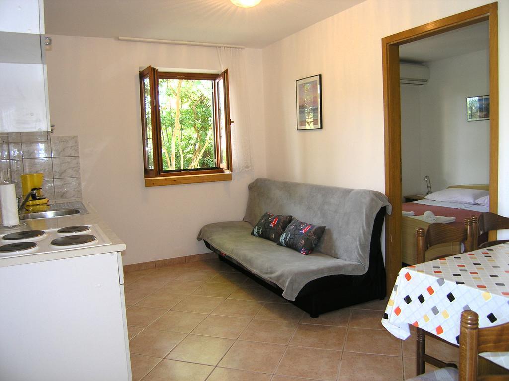 Apartmani Dolencic Đảo Krk Ngoại thất bức ảnh